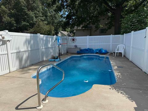 Tiny photo for 823 Frontier Drive, Rochester, IN 46975 (MLS # 202525332)