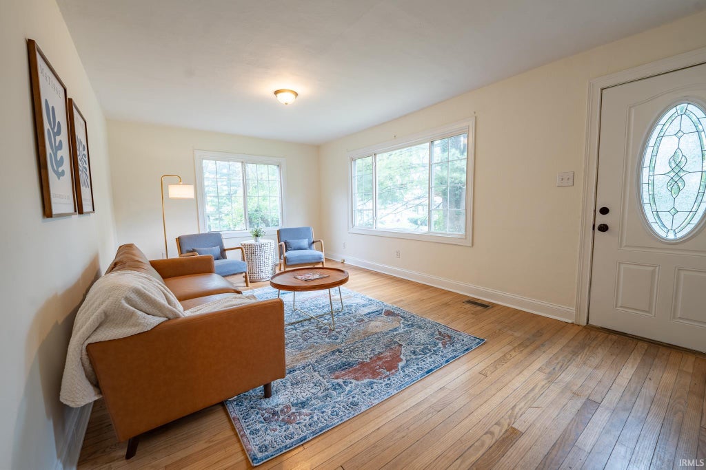 Photo of 905 S Lincoln Street, Bloomington, IN 47401 (MLS # 202640204)