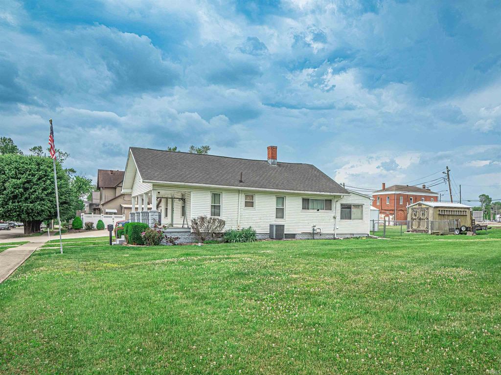 Photo of 224 N Jackson Street, Oakland City, IN 47660 (MLS # 202619137)