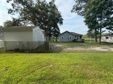 Tiny photo for 5053 E Robin Court, Monticello, IN 47960 (MLS # 202608637)