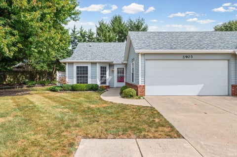 Tiny photo for 1903 Twin Oaks Lane, Lafayette, IN 47905 (MLS # 202638063)