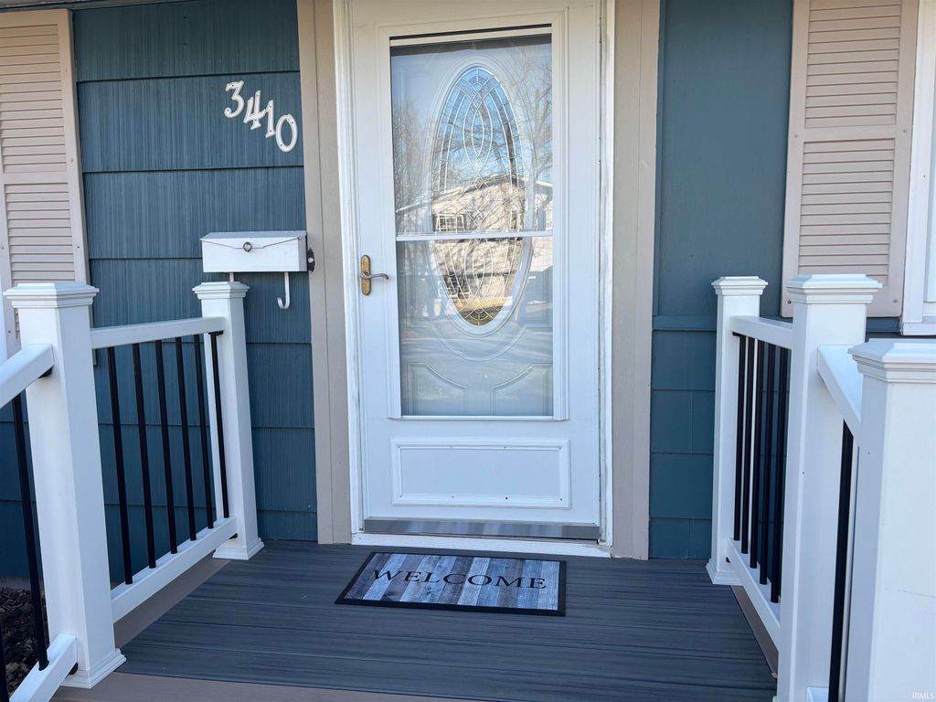 Photo of 3410 CHARLOTTE Avenue, Fort Wayne, IN 46805 (MLS # 202606371)