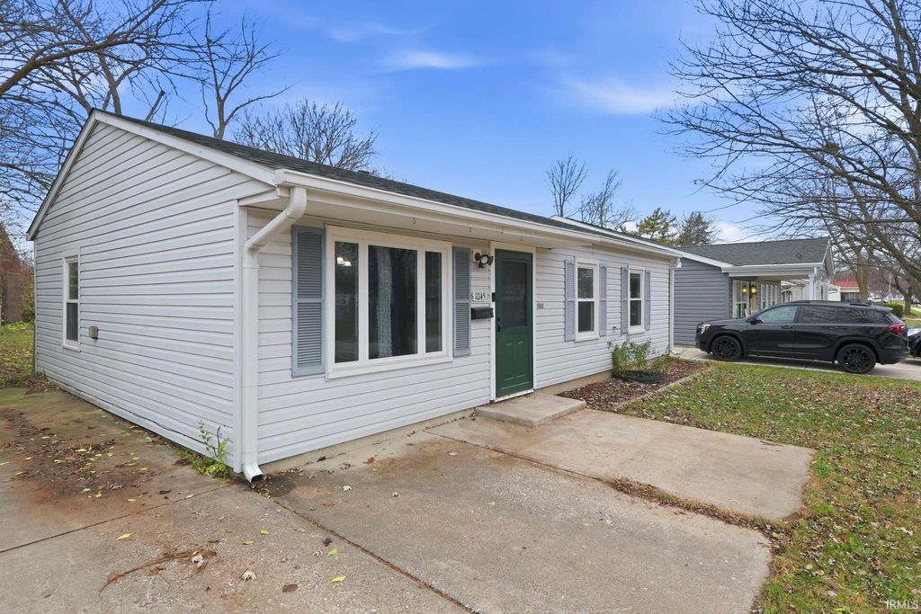 Photo of 1045 Southlea Drive, Lafayette, IN 47909 (MLS # 202547645)