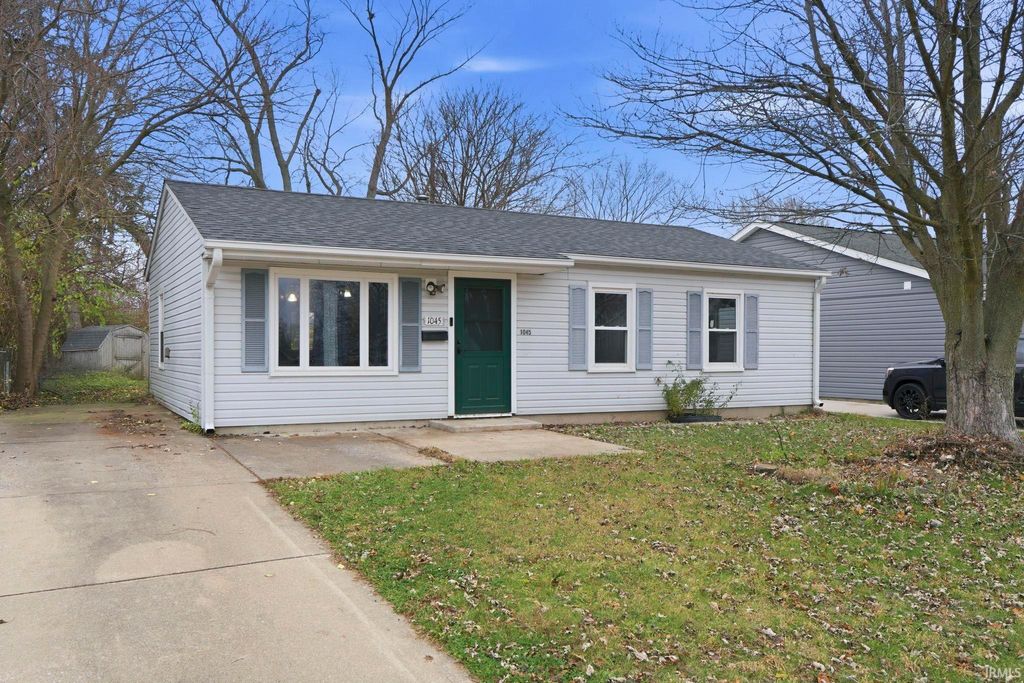 Photo of 1045 Southlea Drive, Lafayette, IN 47909 (MLS # 202547645)