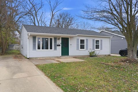 Photo of 1045 Southlea Drive, Lafayette, IN 47909 (MLS # 202547645)