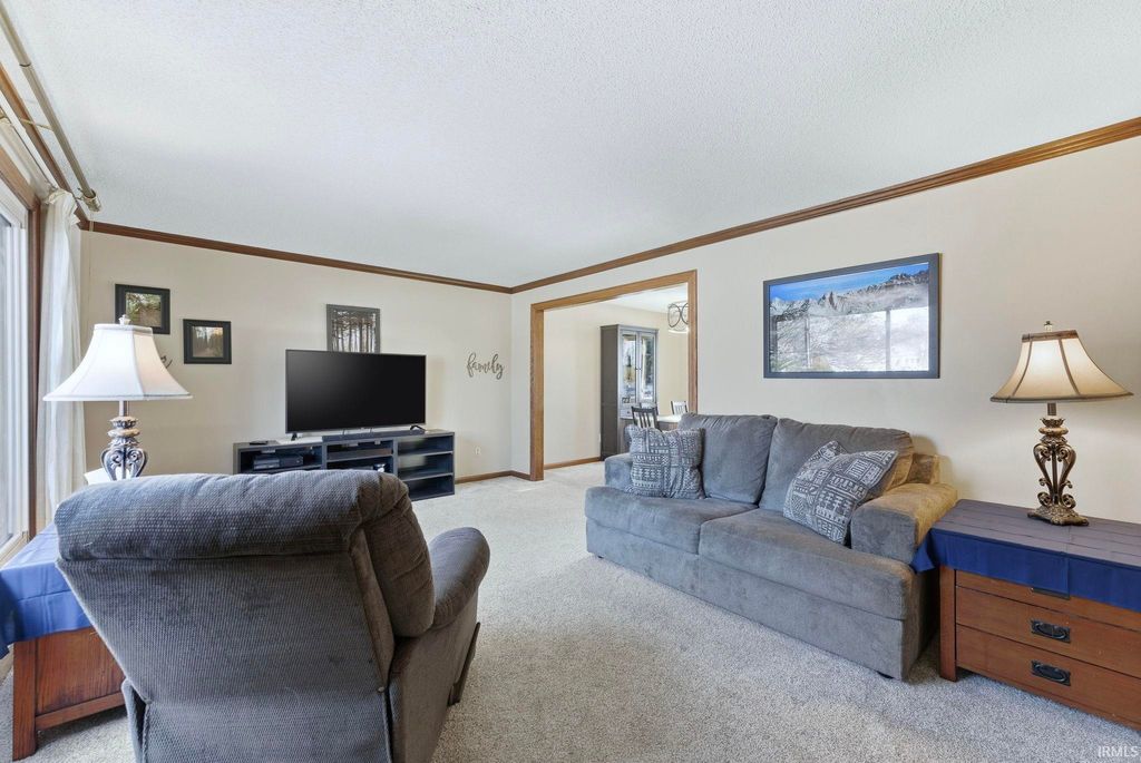 Photo of 10410 Thatcher Court, Fort Wayne, IN 46845 (MLS # 202548829)