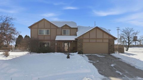 Photo of 10410 Thatcher Court, Fort Wayne, IN 46845 (MLS # 202548829)