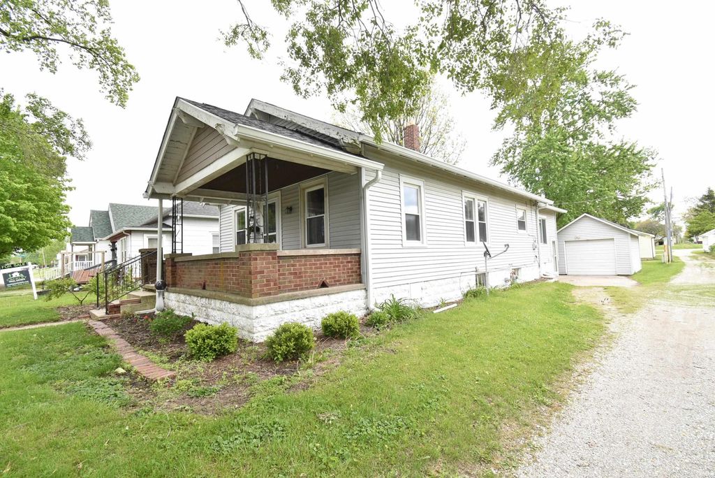 Photo of 305 N Madison Avenue, Fowler, IN 47944 (MLS # 202616699)