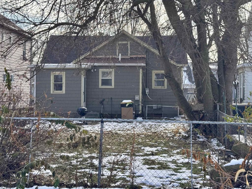 Photo of 216 3rd Street, Fort Wayne, IN 46808 (MLS # 202549076)