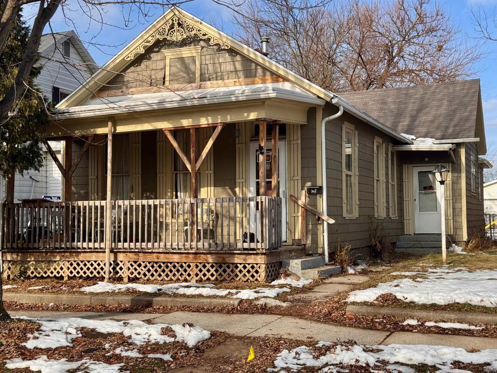 Photo of 216 3rd Street, Fort Wayne, IN 46808 (MLS # 202549076)