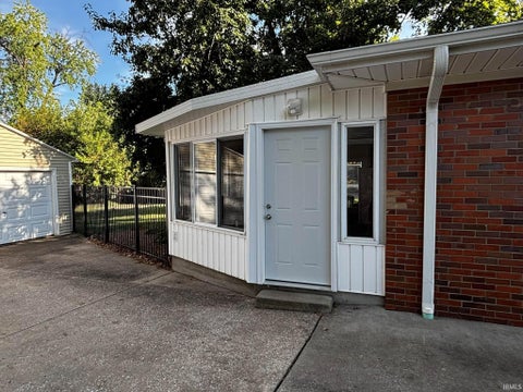 Tiny photo for 1726 DIANNE Avenue, Evansville, IN 47714 (MLS # 202638017)