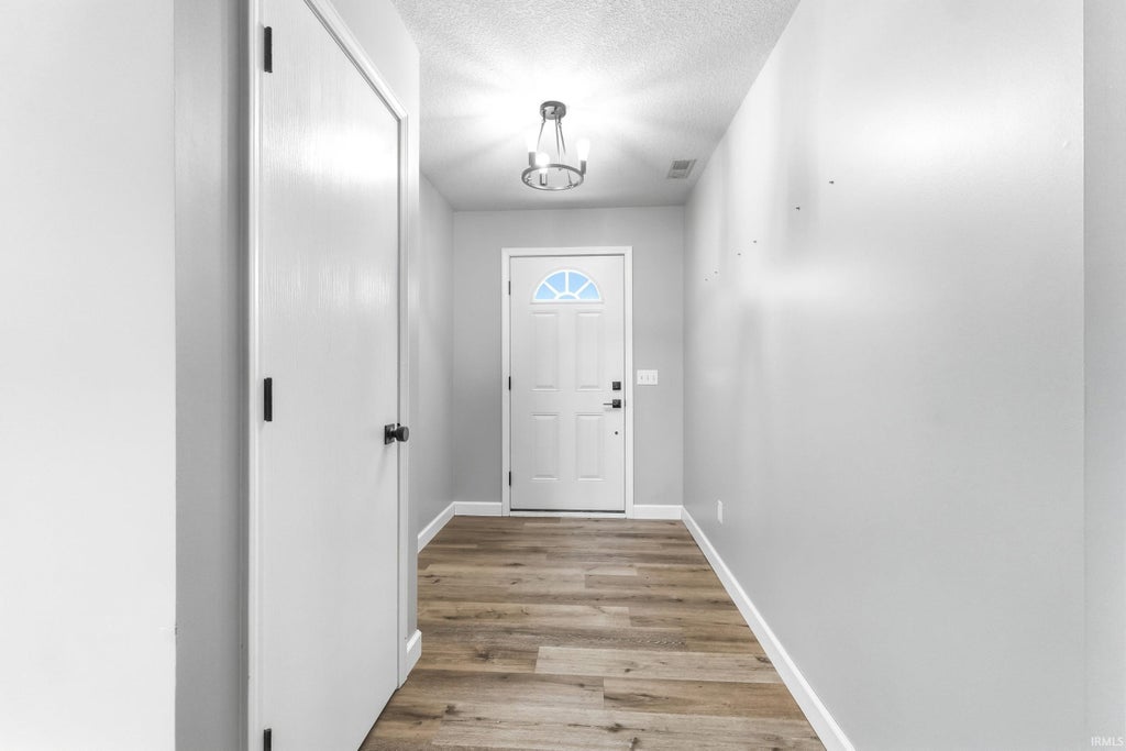 Photo of 1208 Polo Run, Fort Wayne, IN 46825 (MLS # 202641366)