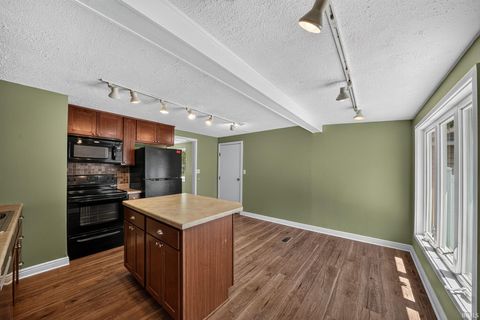 Tiny photo for 602 W Elm Street, New Carlisle, IN 46552 (MLS # 202627721)
