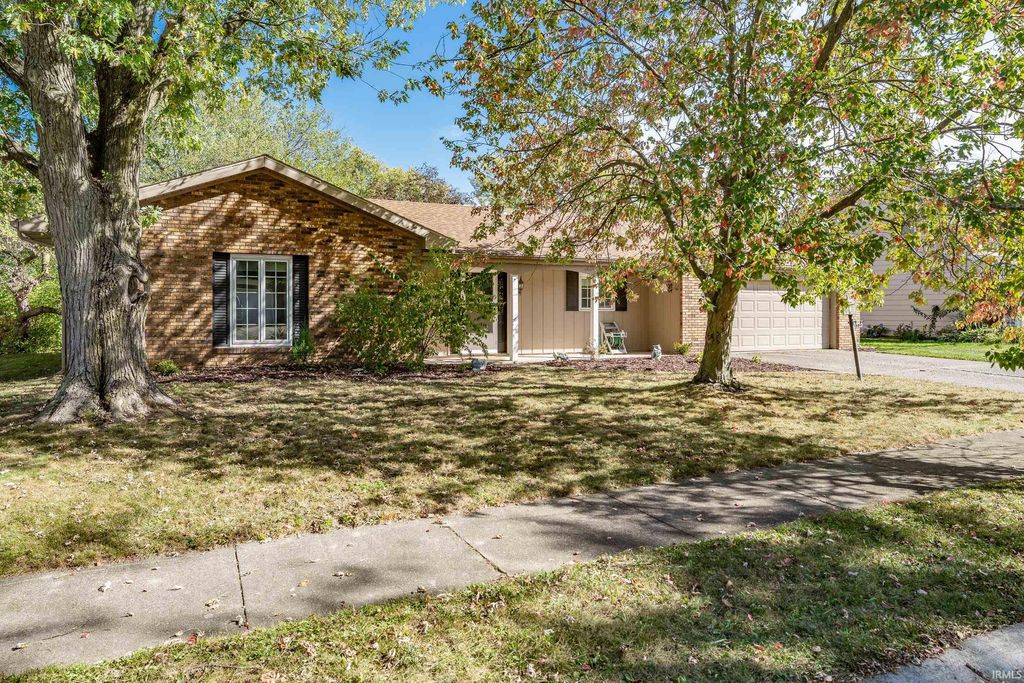 Photo of 3322 Blackfoot Court, Fort Wayne, IN 46815 (MLS # 202541537)