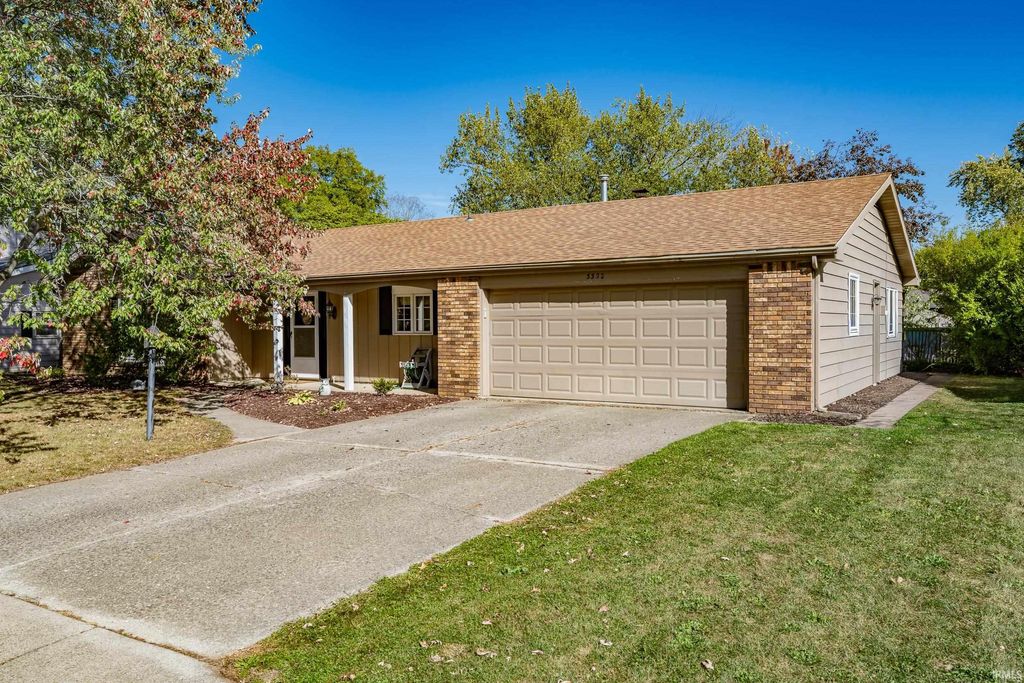 Photo of 3322 Blackfoot Court, Fort Wayne, IN 46815 (MLS # 202541537)