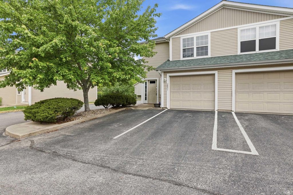 Photo of 2851 S Walnut Street Pike, Bloomington, IN 47401 (MLS # 202617952)