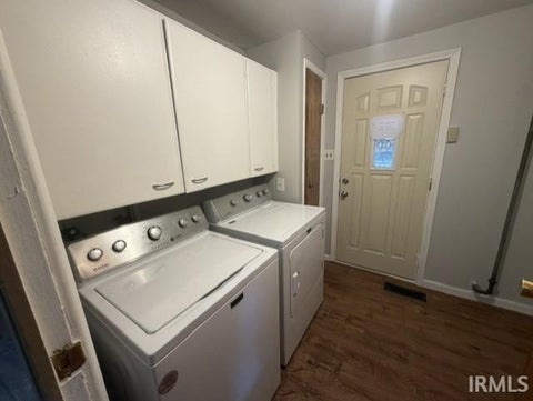 Tiny photo for 3414 Brookhurst Place, South Bend, IN 46615 (MLS # 202643614)