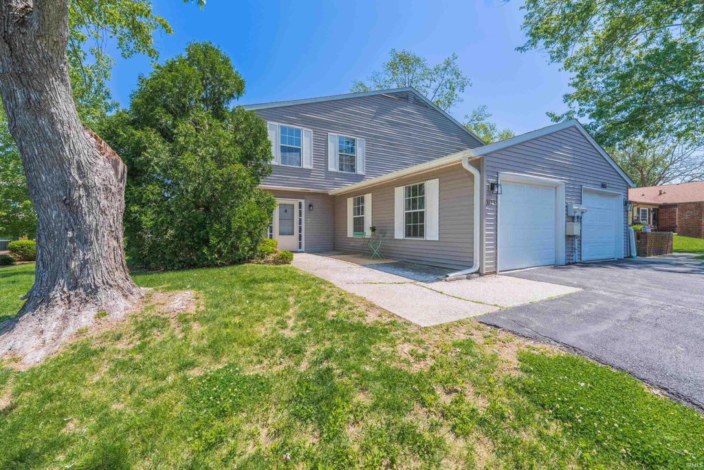 Photo of 3123 S Eden Drive, Bloomington, IN 47401 (MLS # 202618316)