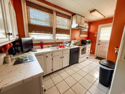Tiny photo for 1546 W Mulberry Street, Kokomo, IN 46901 (MLS # 202635968)