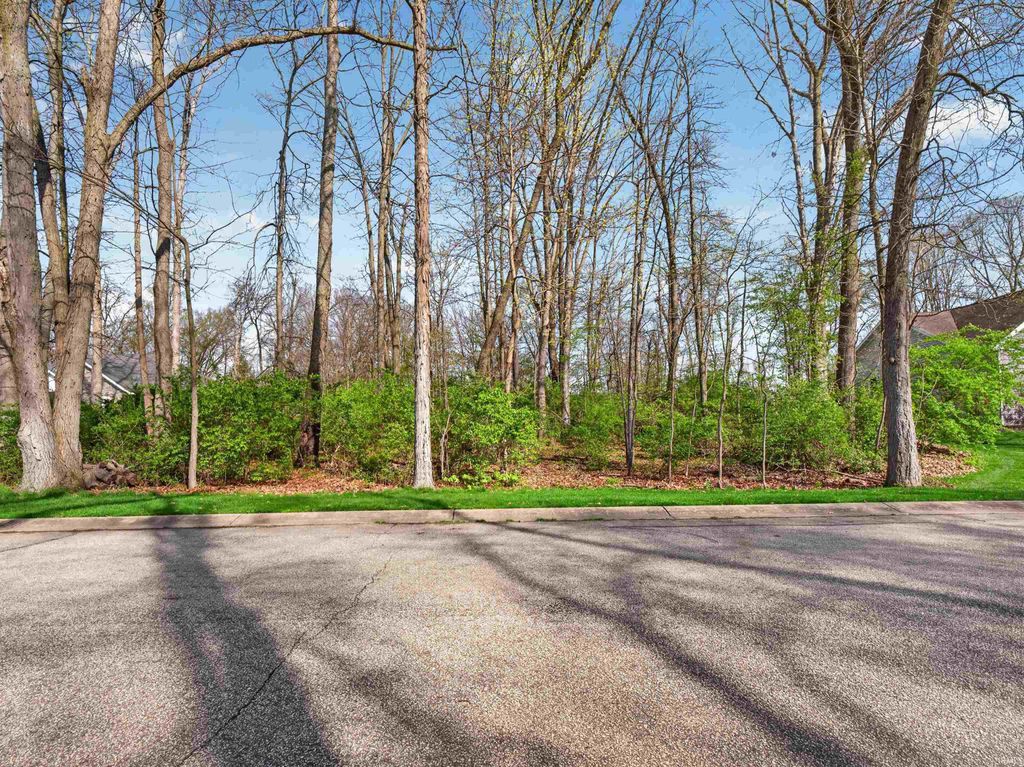 Photo of 67491 Kensington Drive #129A, Goshen, IN 46526 (MLS # 202614520)