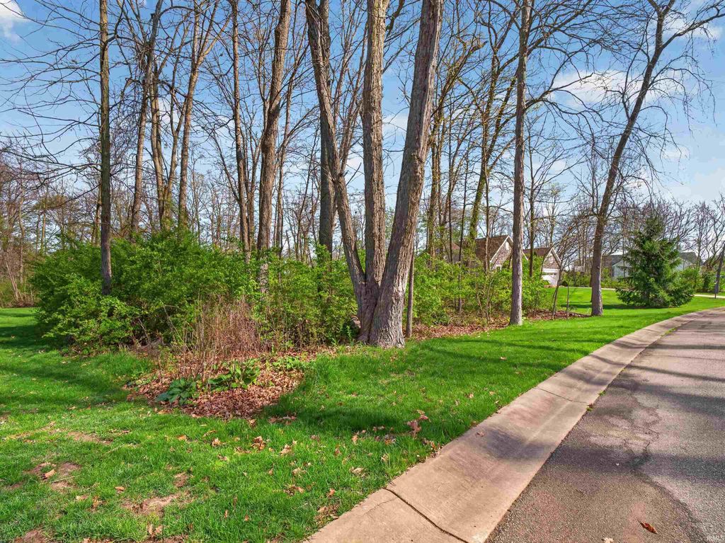 Photo of 67491 Kensington Drive #129A, Goshen, IN 46526 (MLS # 202614520)