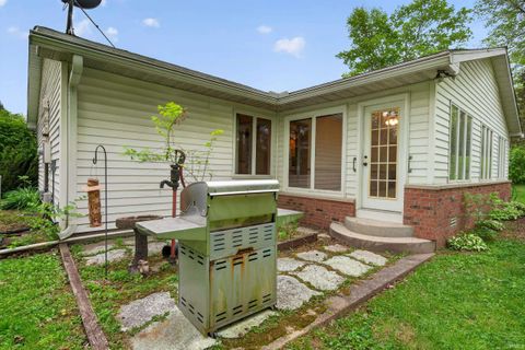 Tiny photo for 1811 E MONROE Pike, Marion, IN 46953 (MLS # 202615345)