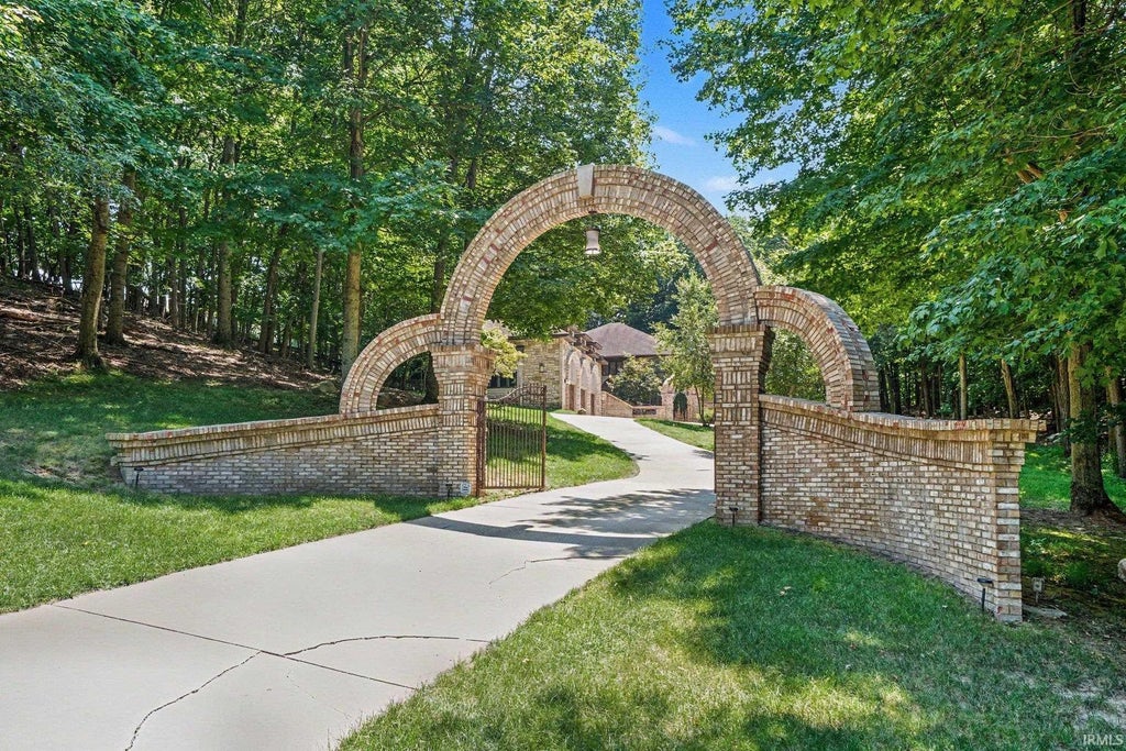 Photo of 19710 Amberwood Drive, Bristol, IN 46507 (MLS # 202625868)
