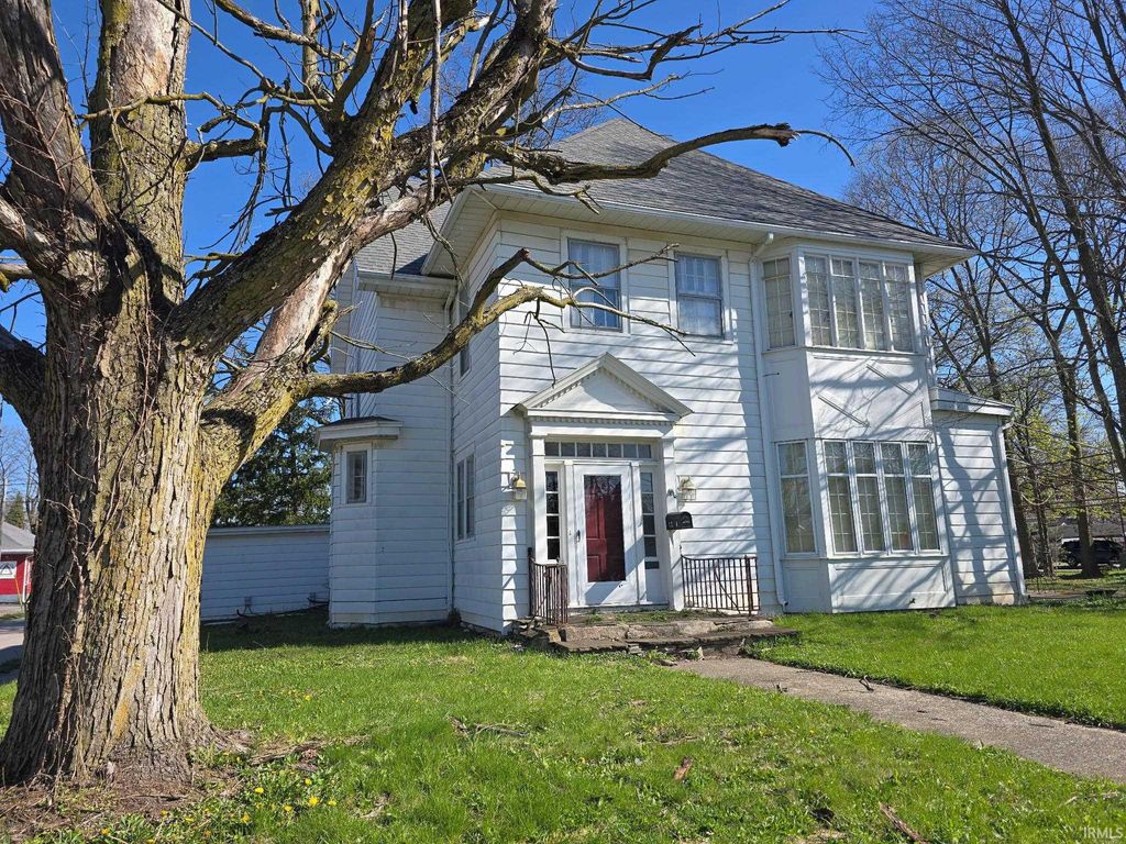 Photo of 1224 W 4th Street, Marion, IN 46952 (MLS # 202612200)