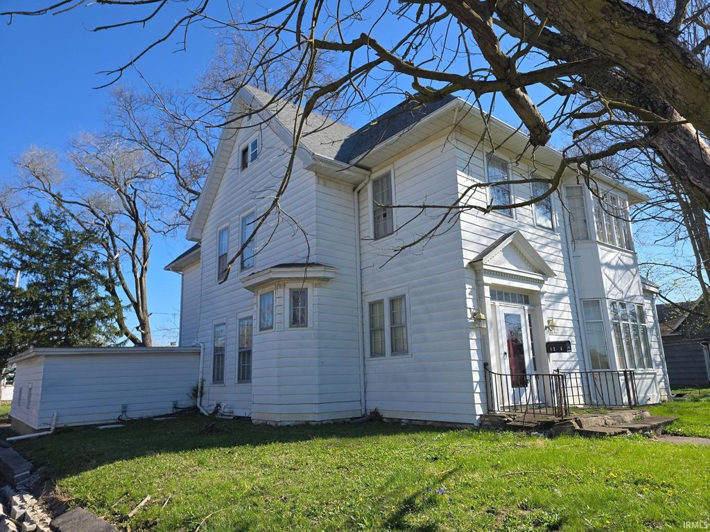Photo of 1224 W 4th Street, Marion, IN 46952 (MLS # 202612200)