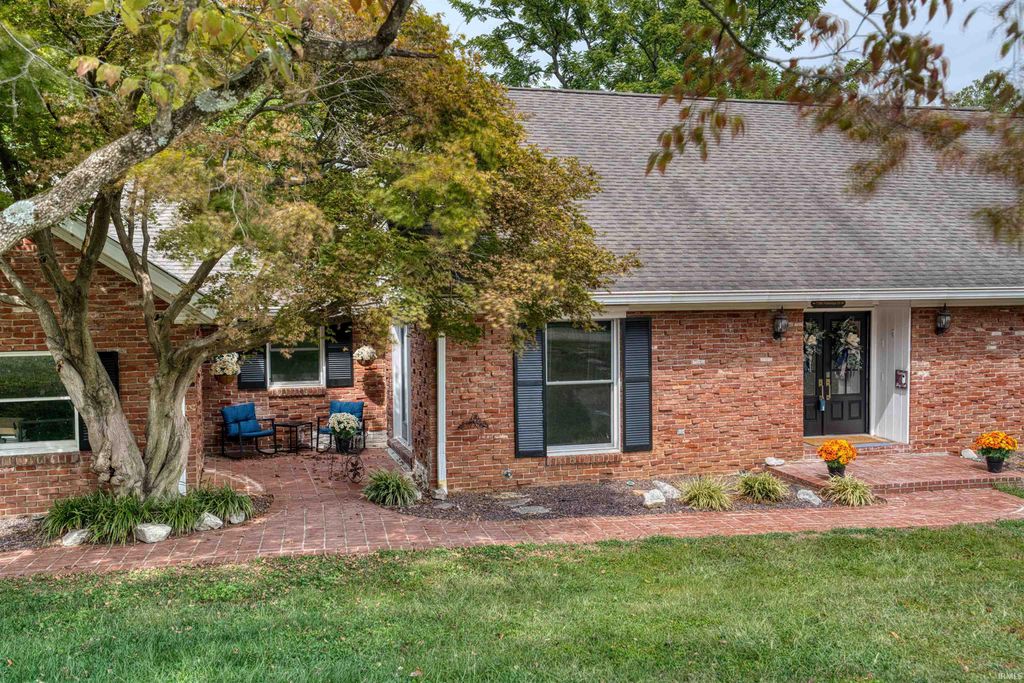 Photo of 7366 Parkridge Road, Newburgh, IN 47630 (MLS # 202538476)