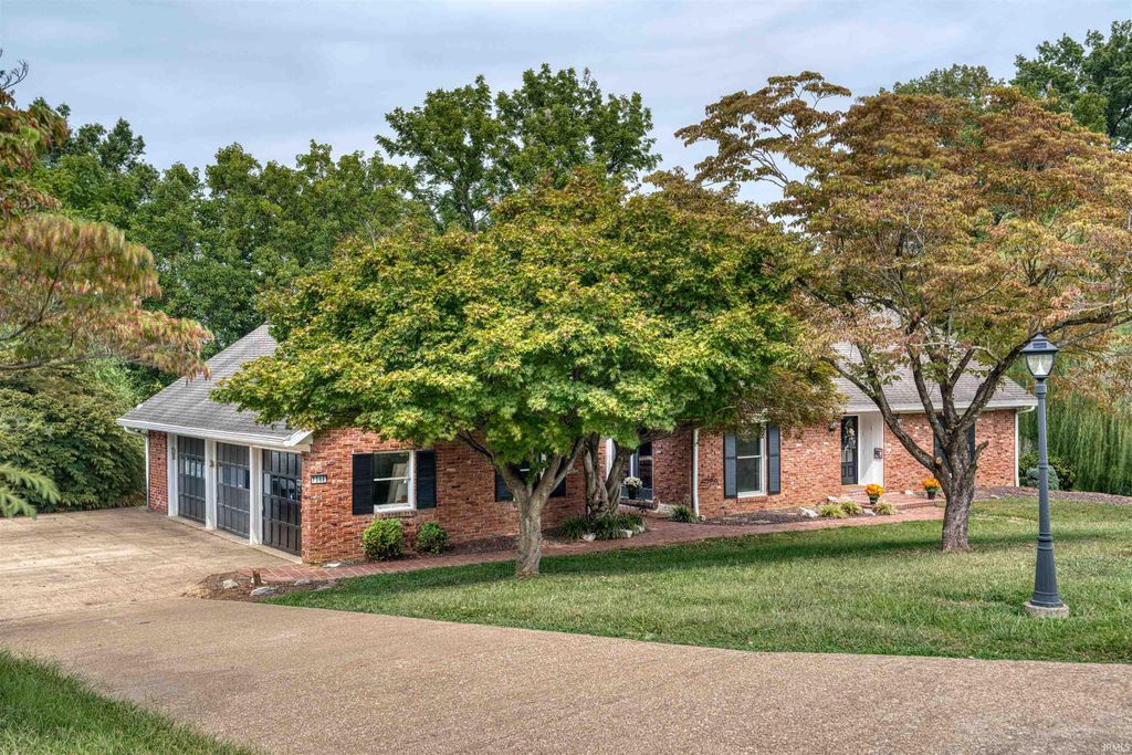 Photo of 7366 Parkridge Road, Newburgh, IN 47630 (MLS # 202538476)