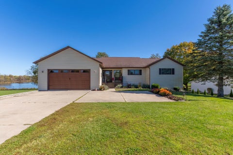 Tiny photo for 5010 Terry Lake Road, Hamilton, IN 46742 (MLS # 202643689)