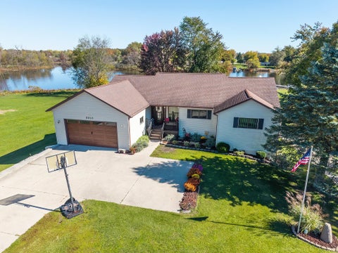 Tiny photo for 5010 Terry Lake Road, Hamilton, IN 46742 (MLS # 202643689)