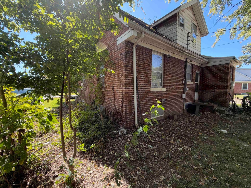 Photo of 1350 Ravenswood Drive, Evansville, IN 47714 (MLS # 202644421)