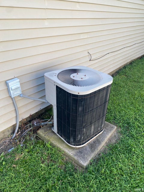 Tiny photo for 2806 W Virginia Street, Evansville, IN 47712 (MLS # 202636231)