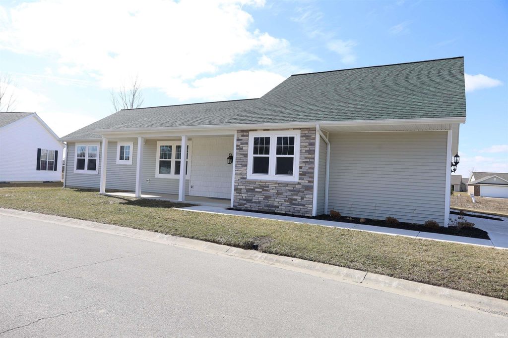 Photo of 2846 Turnpointe Boulevard #F, New Haven, IN 46774 (MLS # 202607101)