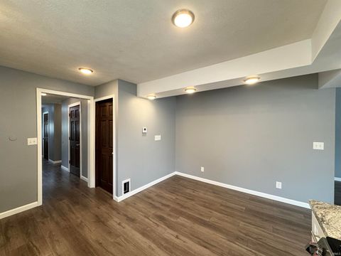 Tiny photo for 806 W Woodland Avenue, Kokomo, IN 46902 (MLS # 202542282)