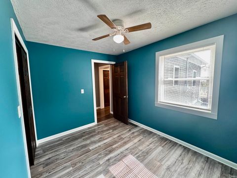 Tiny photo for 806 W Woodland Avenue, Kokomo, IN 46902 (MLS # 202542282)