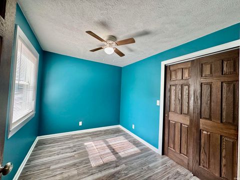 Tiny photo for 806 W Woodland Avenue, Kokomo, IN 46902 (MLS # 202542282)