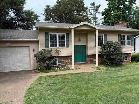 Tiny photo for 7344 Oakpark Drive, Newburgh, IN 47630 (MLS # 202623292)