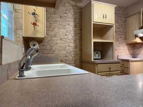 Tiny photo for 7344 Oakpark Drive, Newburgh, IN 47630 (MLS # 202623292)