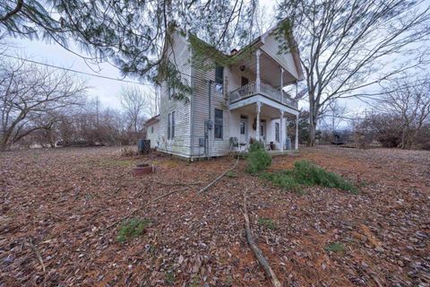 Photo of 9469 W Sinclair Road, Birdseye, IN 47513 (MLS # 202605566)