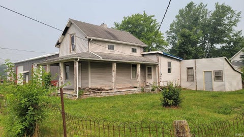 Photo of 404 Railroad Street, Huntington, IN 46750 (MLS # 202628843)