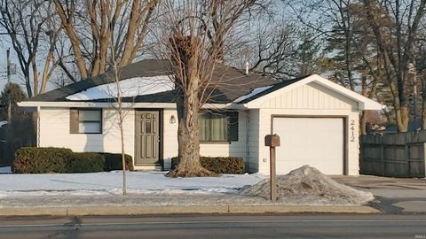 Photo of 2412 HOBSON Road, Fort Wayne, IN 46805 (MLS # 202604748)