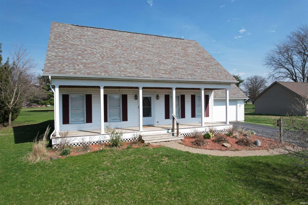 Photo of 4335 E Arrowhead Road, Monticello, IN 47960 (MLS # 202601464)