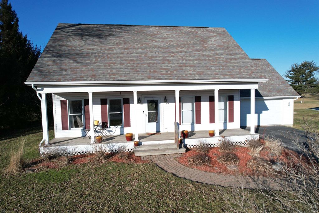 Photo of 4335 E Arrowhead Road, Monticello, IN 47960 (MLS # 202601464)