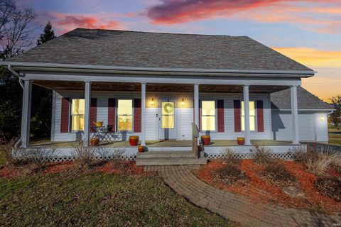 Tiny photo for 4335 E Arrowhead Road, Monticello, IN 47960 (MLS # 202601464)