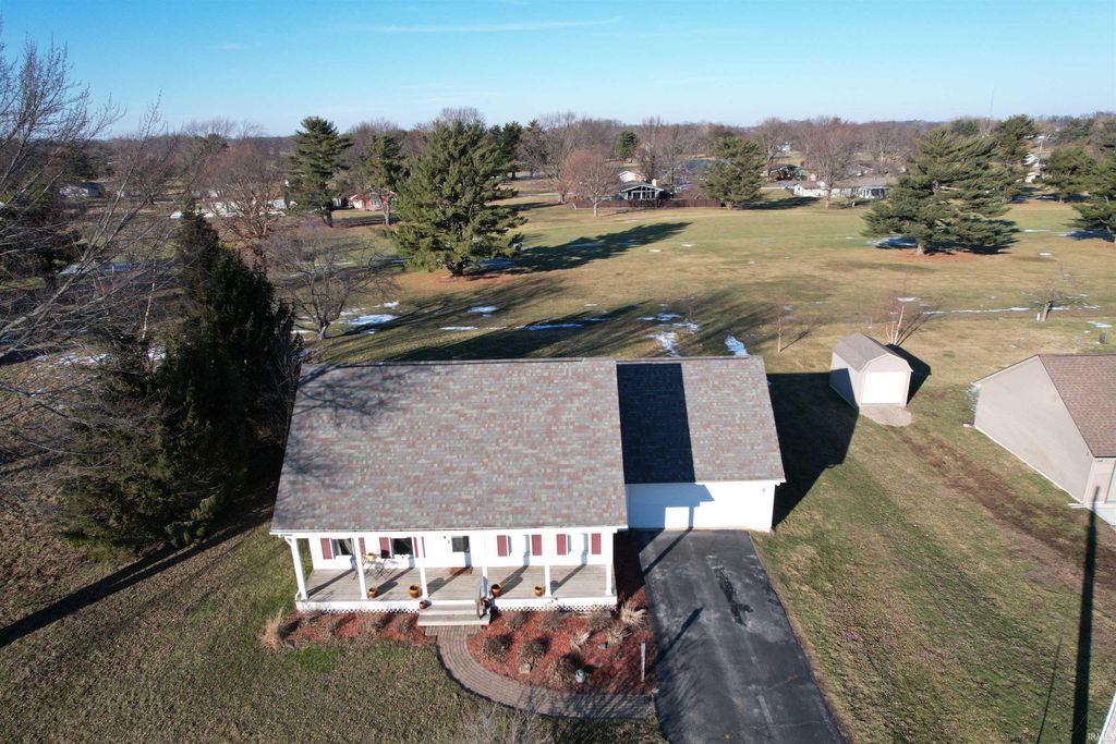 Photo of 4335 E Arrowhead Road, Monticello, IN 47960 (MLS # 202601464)