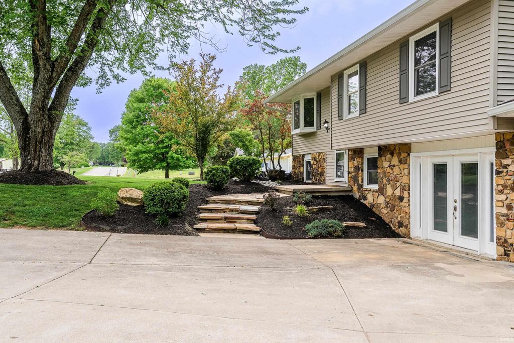Photo of 2955 E Carowinds Court, Bloomington, IN 47401 (MLS # 202617409)