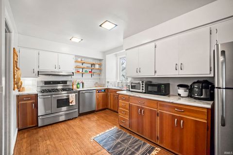 Tiny photo for 910 Vine Street, West Lafayette, IN 47906 (MLS # 202608244)